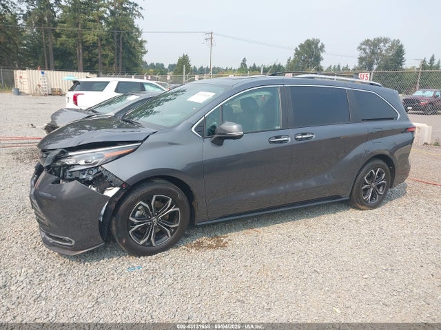 Toyota Sienna Platinum 2025 5TDESKFC6SS205724 Image 13