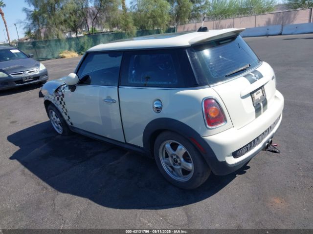2009 MINI COOPER S WMWMF73599TW87858 Photo 2
