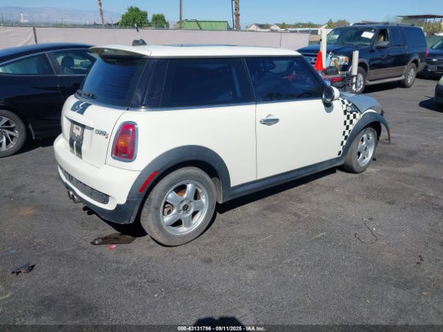 2009 MINI COOPER S WMWMF73599TW87858 Photo 3