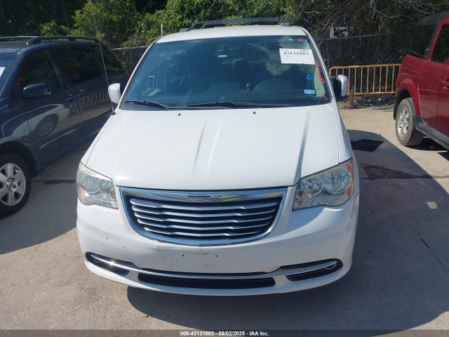 Chrysler Town and Country 2016 2C4RC1BG4GR213368 Image 12