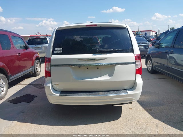 Chrysler Town and Country 2016 2C4RC1BG4GR213368 Image 16