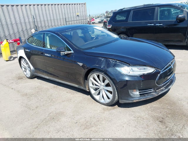 2015 TESLA MODEL S 5YJSA1E26FF109238 Photo 0