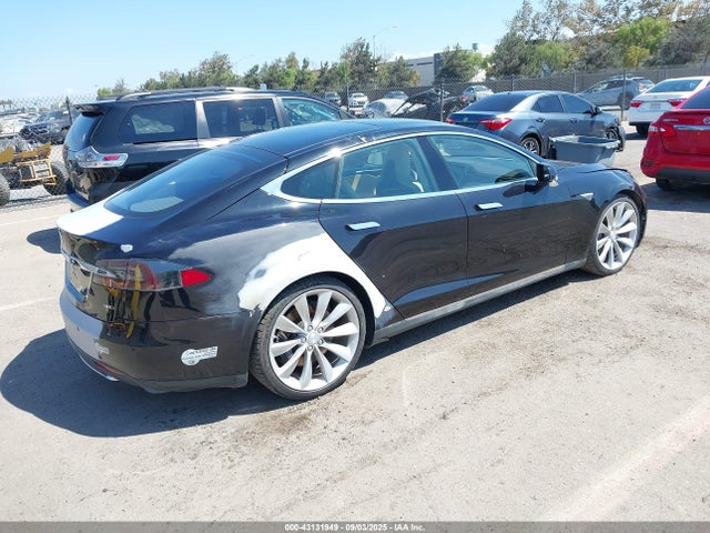 2015 TESLA MODEL S 5YJSA1E26FF109238 Photo 3