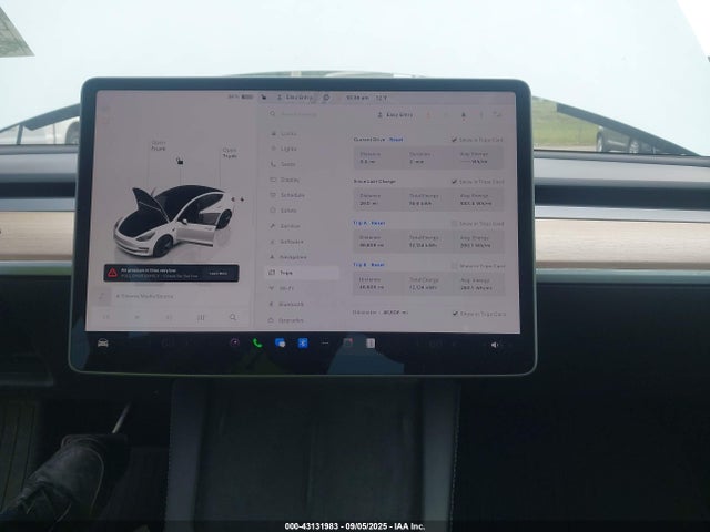 Продаж на аукціоні авто 2023 Tesla Model 3 Rear-wheel Drive, vin: 5YJ3E1EAXPF699395, номер лоту: 43131983