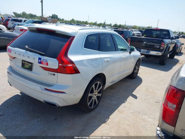 2018 VOLVO XC60 LYVA22RL1JB121857 Photo 3