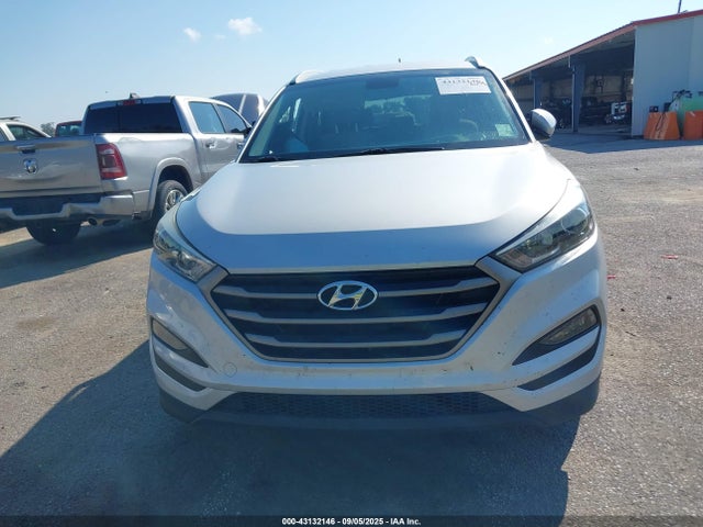 KM8J33A46GU222992 Hyundai 2016