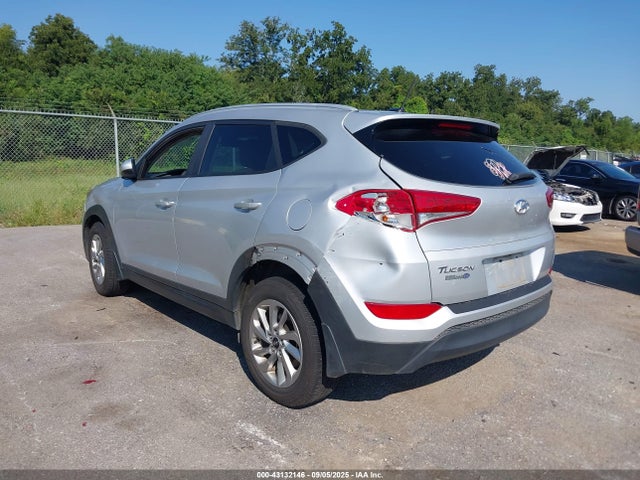 KM8J33A46GU222992 Hyundai 2016