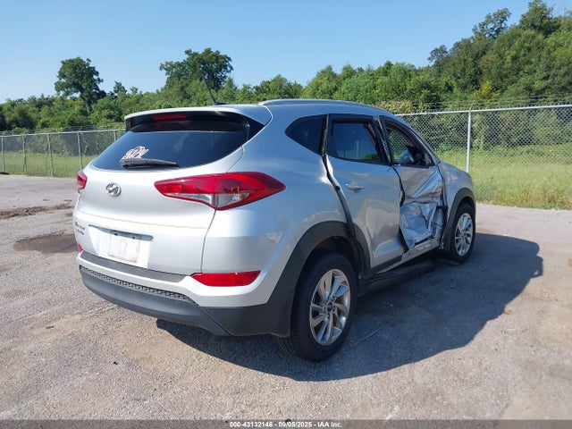 KM8J33A46GU222992 Hyundai 2016