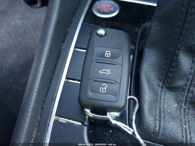 1VWAT7A31FC114512 Volkswagen Passat
