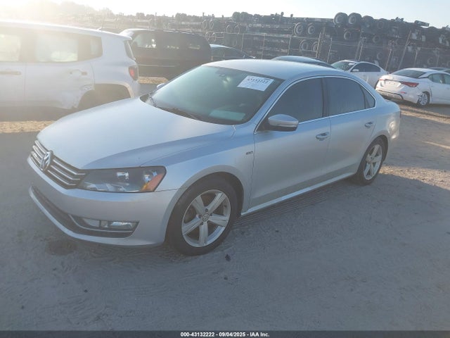 1VWAT7A31FC114512 Volkswagen Passat