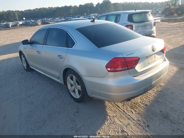 1VWAT7A31FC114512 Volkswagen Passat