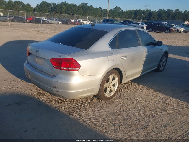 1VWAT7A31FC114512 Volkswagen Passat