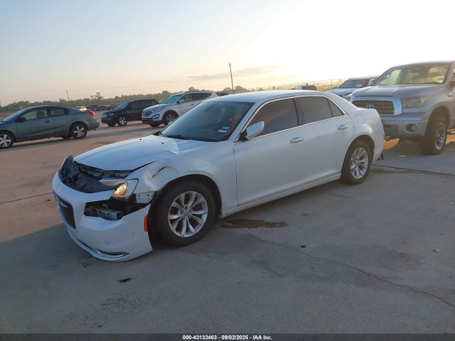 2C3CCAAG1FH830114 Chrysler 300