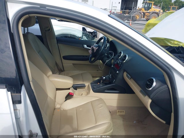 2011 AUDI A3 WAUBJAFM7BA140207 Photo 4