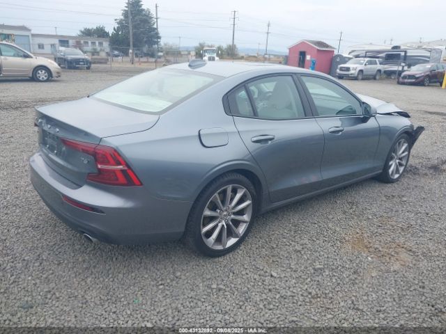 2019 VOLVO S60 7JRA22TK6KG012933 Photo 3