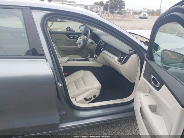 2019 VOLVO S60 7JRA22TK6KG012933 Photo 4