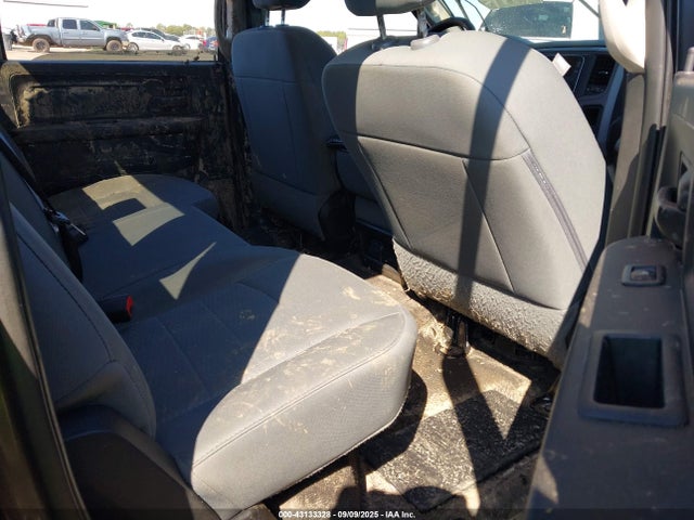 43133328 :رقم المزاد ، 1C6RR6KT4HS693458 vin ، 2017 Ram 1500 Express  4x2 5'7 Box مزاد بيع