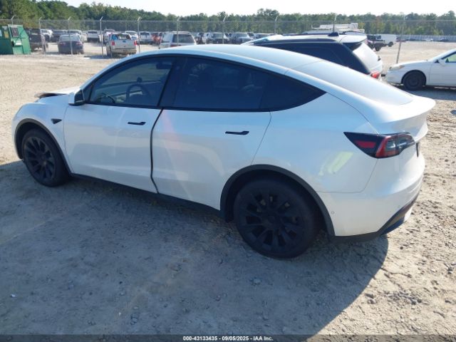 2022 TESLA MODEL Y 7SAYGDEE8NA018670 Photo 2