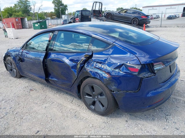2021 TESLA MODEL 3 5YJ3E1EA6MF985403 Photo 2