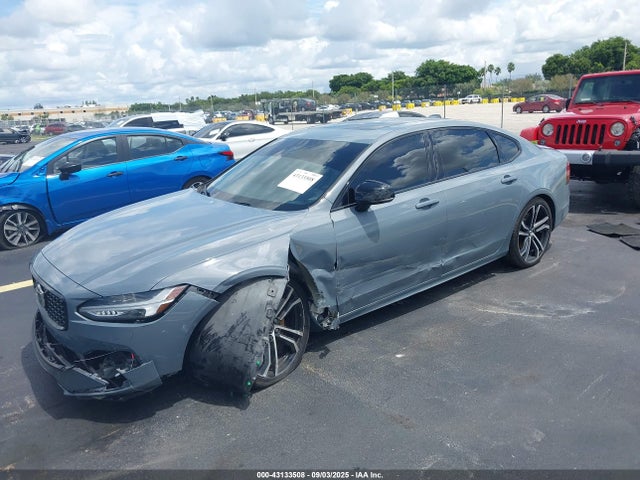 2021 VOLVO S90 LVYA22MT9MP223223 Photo 1