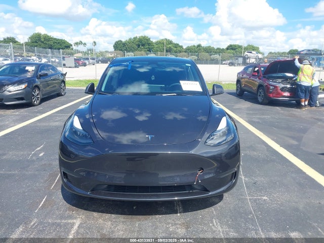 Tesla 2024 2024 7SAYGDED5RF053053 Image 11