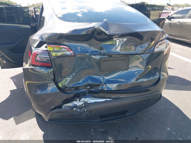 2024 TESLA MODEL Y 7SAYGDED5RF053053 Photo 5