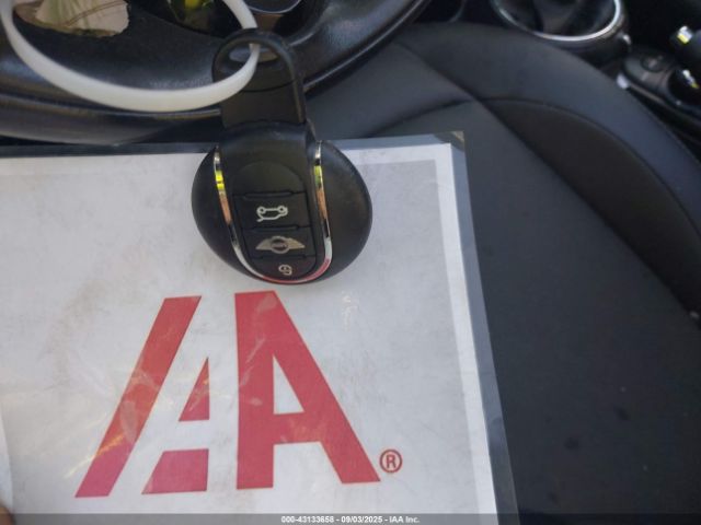 2017 MINI CONVERTIBLE WMWWG5C57H3C20238 Photo 10