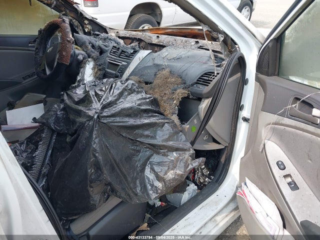 KMHCT4AE1HU248070 Hyundai 2017