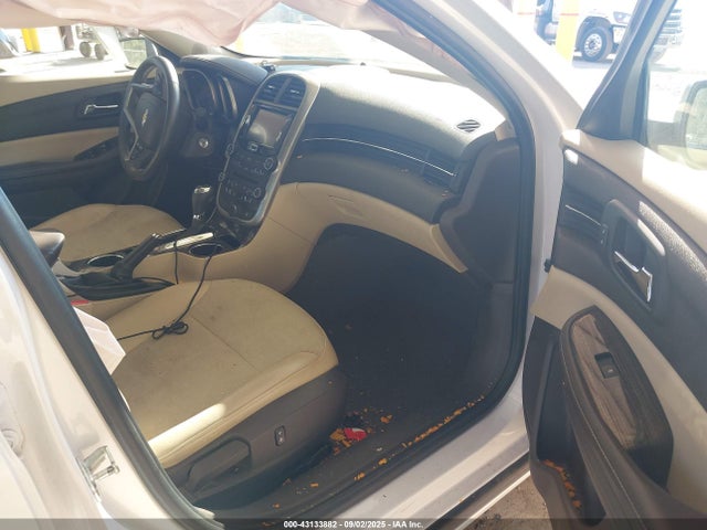 Chevrolet lkw 2015 1G11C5SL1FF126401 Image 5