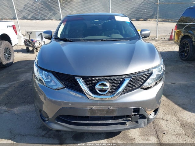 JN1BJ1CP7HW014266 Nissan 2017