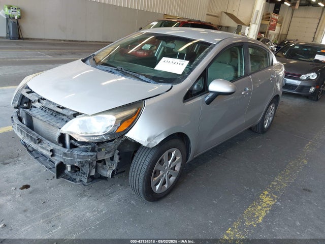 KIA 2017 2017 KNADM4A39H6015835 Image 2