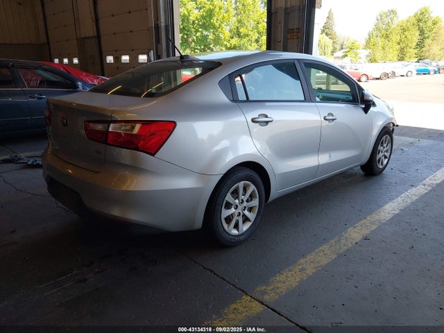 KIA 2017 2017 KNADM4A39H6015835 Image 4