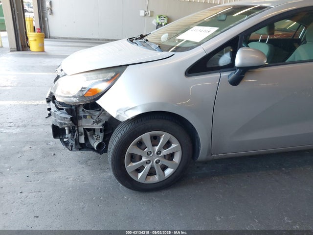 KIA 2017 2017 KNADM4A39H6015835 Image 6