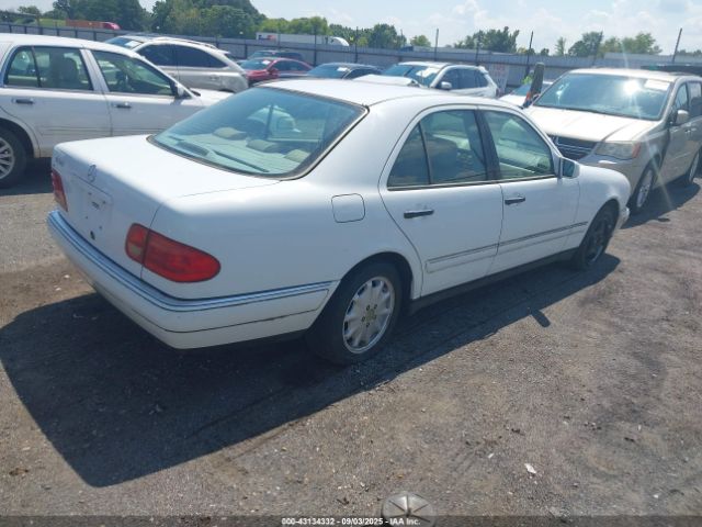 1999 MERCEDES-BENZ E 320 WDBJF65H2XA800158 Photo 3