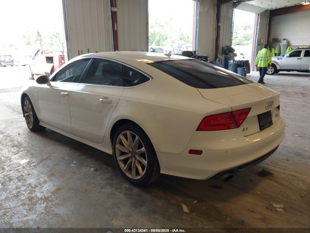 2014 AUDI A7 WAU2GAFC2EN060249 Photo 2