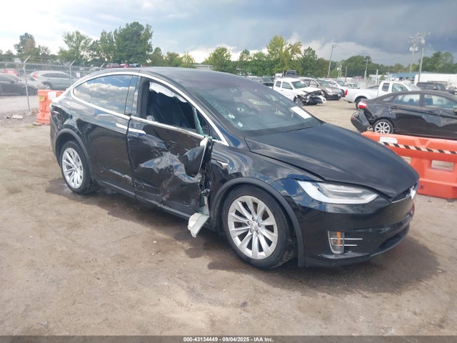 2017 TESLA MODEL X 5YJXCAE21HF052403 Photo 0