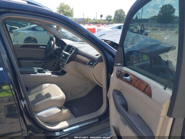 2015 MERCEDES-BENZ GL 550 4JGDF7DEXFA460134 Photo 4