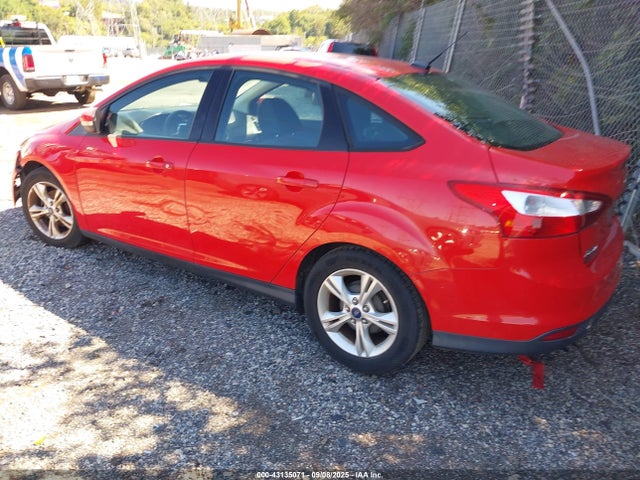 Ford Focus 2014 1FADP3F25EL320319 Image 3