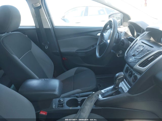 Ford Focus 2014 1FADP3F25EL320319 Image 5