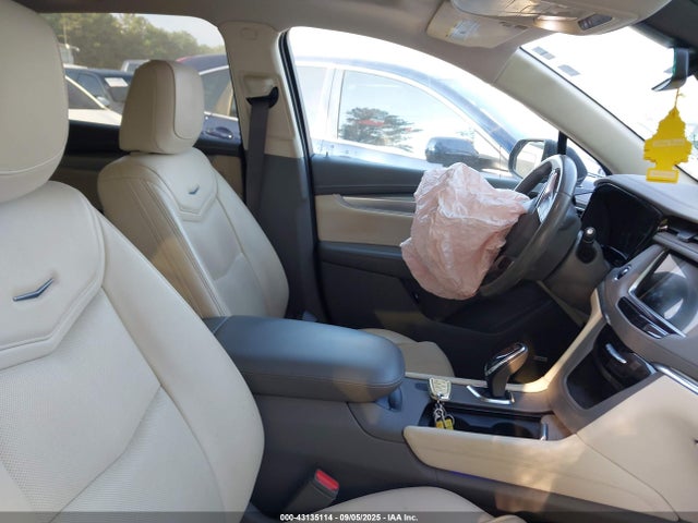 2018 CADILLAC XT5 1GYKNCRS4JZ218563 Photo 4
