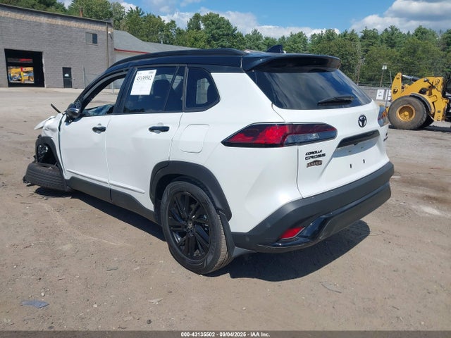 2025 TOYOTA COROLLA CROSS HYBRID 7MUFBABG3SV079366 Photo 2