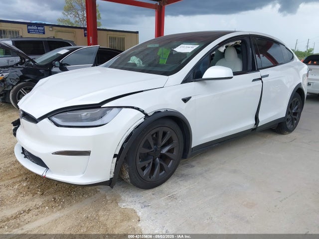 2023 TESLA MODEL X 7SAXCDE54PF425916 Photo 1