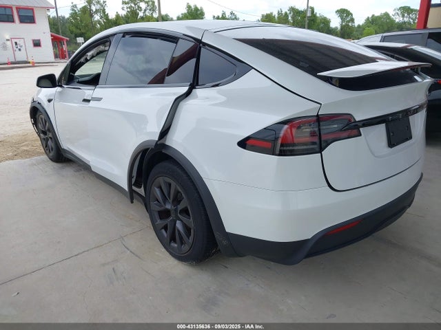2023 TESLA MODEL X 7SAXCDE54PF425916 Photo 2