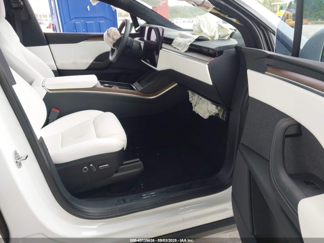 2023 TESLA MODEL X 7SAXCDE54PF425916 Photo 4