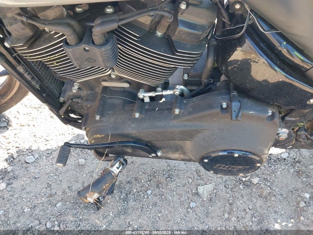 1HD1YWZ15RB022393 Harley-Davidson 117 Balanced