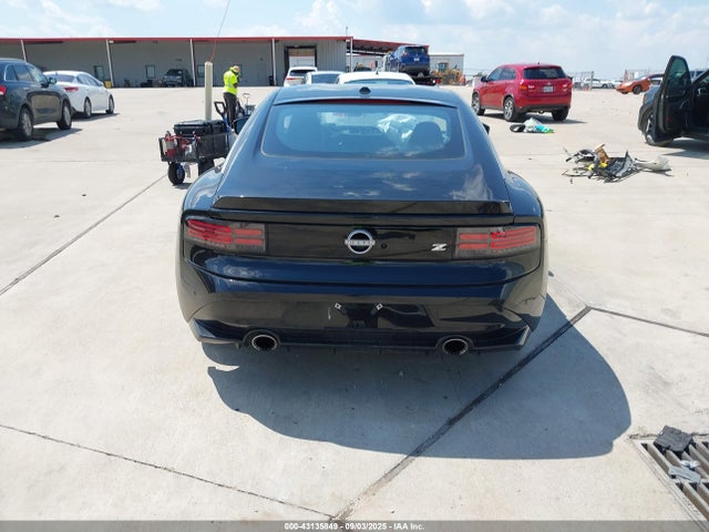 JN1BZ4BH8RM360912 Nissan Tt