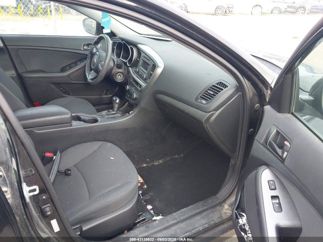 Продажа на аукционе авто 2015 Kia Optima Lx, vin: KNAGM4A77F5658588, номер лота: 43135932