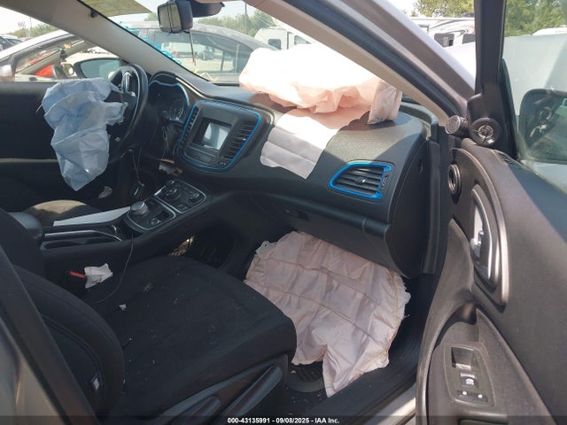 Продажа на аукционе авто 2015 Chrysler 200 Limited, vin: 1C3CCCAB2FN557840, номер лота: 43135991