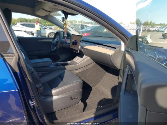 2023 TESLA MODEL Y 7SAYGDEE9PA075463 Photo 4