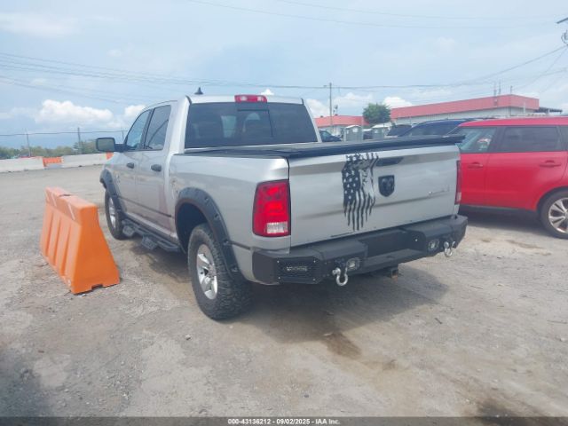 2015 RAM 1500 1C6RR7LM7FS659993 Photo 2